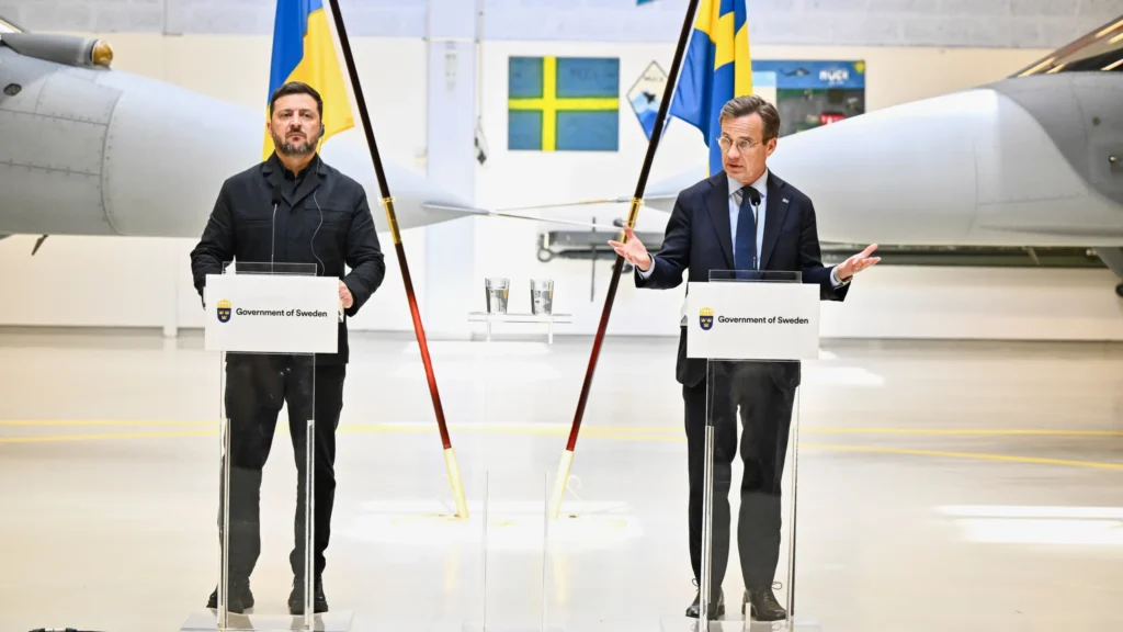 Sweden’s Prime Minister Ulf Kristersson, Right, And Ukraine’s President Volodymyr Zelenskyy Give A Joint News Conference At The F16 Air Flotilla In Uppsala, Sweden